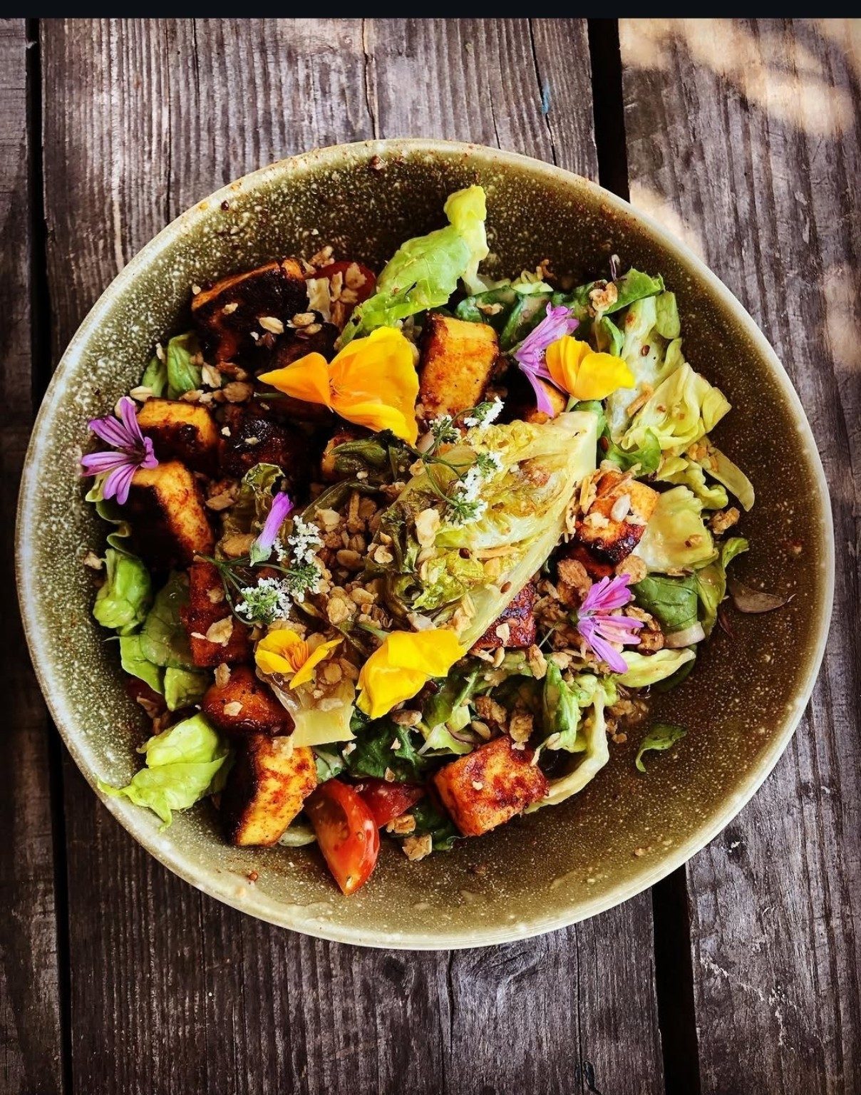 Assiette végétale de saison préparée par La Cuisine de Laurette